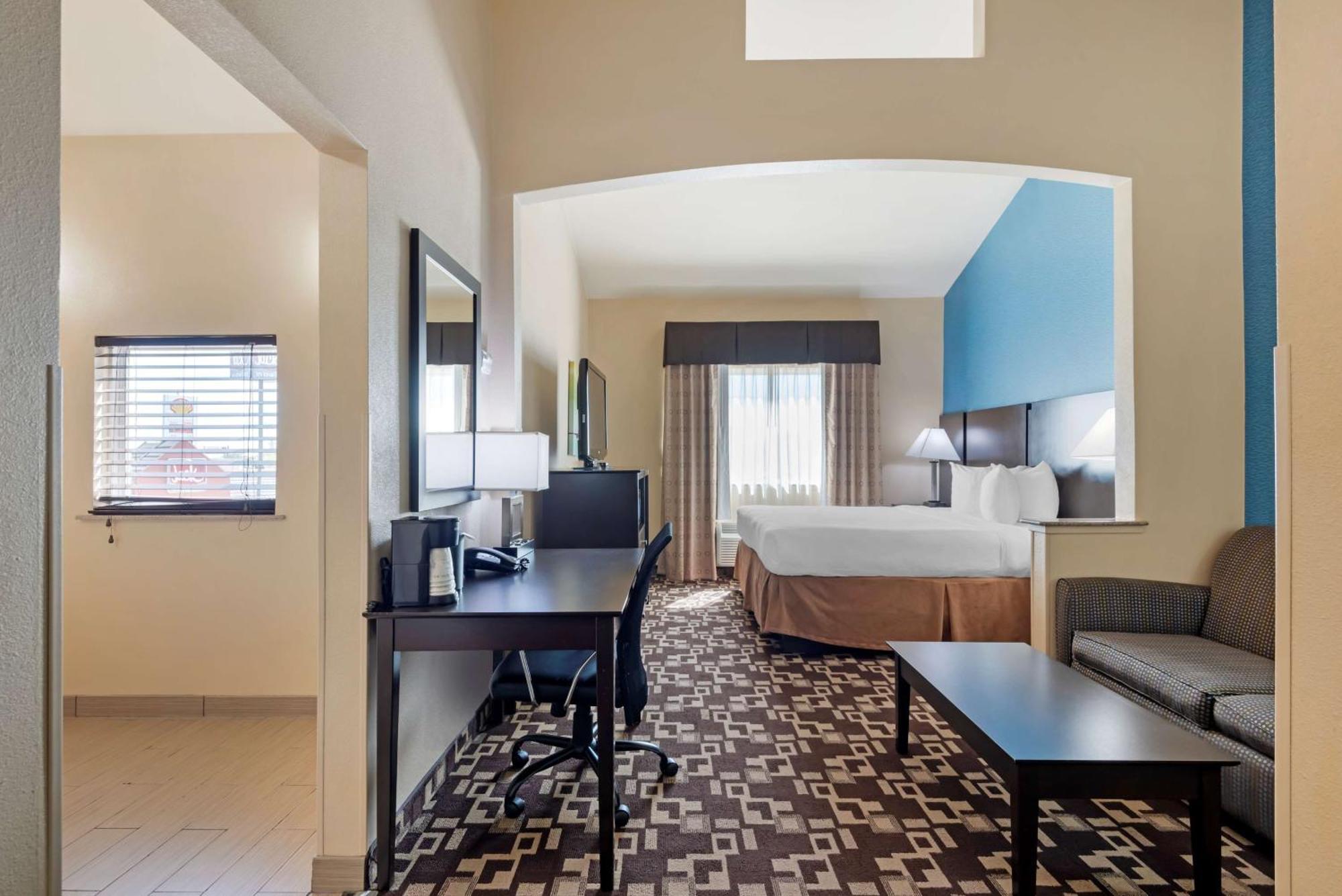 Best Western Plus Arlington North Hotel & Suites Grand Prairie Exterior photo