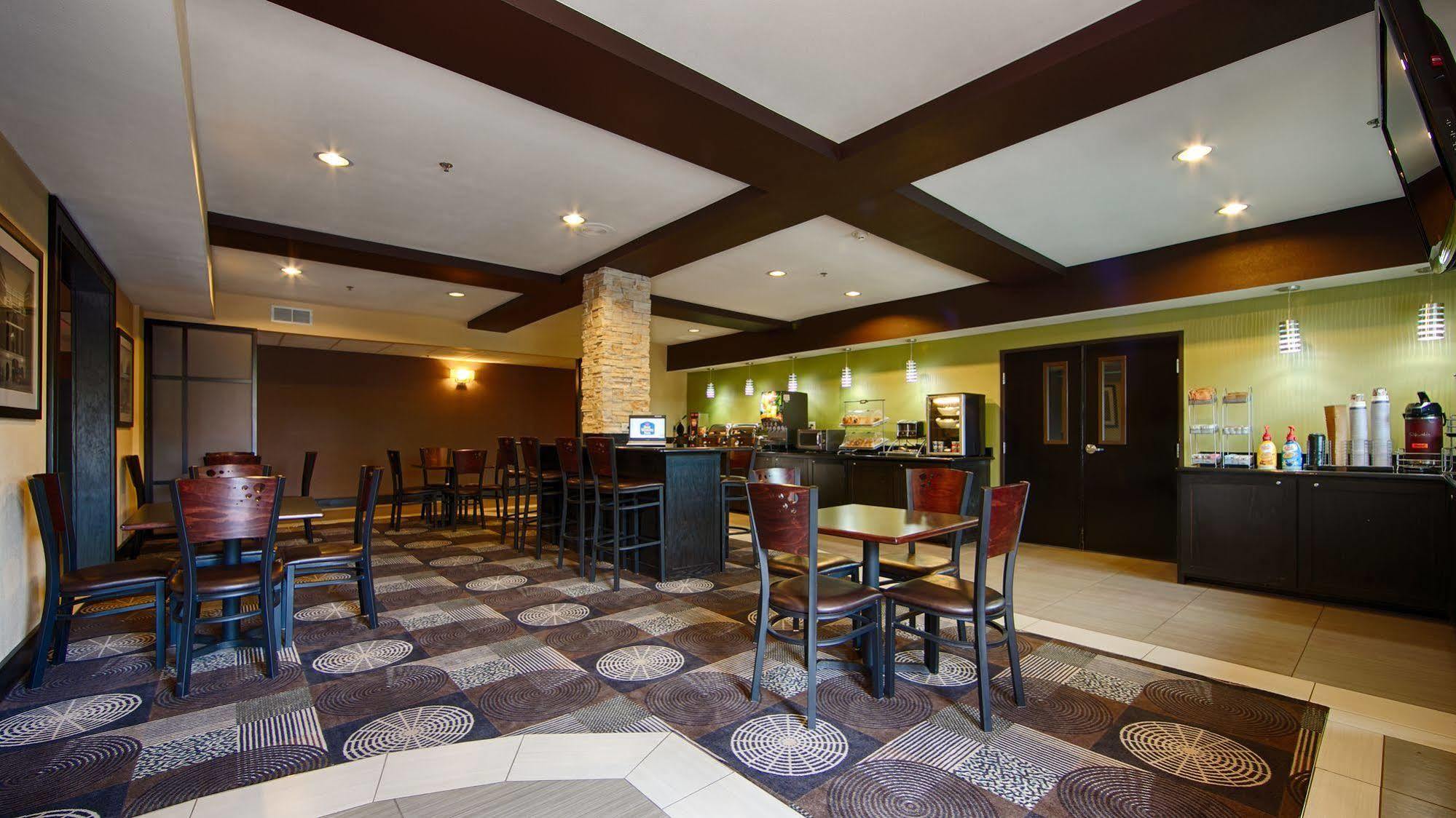 Best Western Plus Arlington North Hotel & Suites Grand Prairie Exterior photo